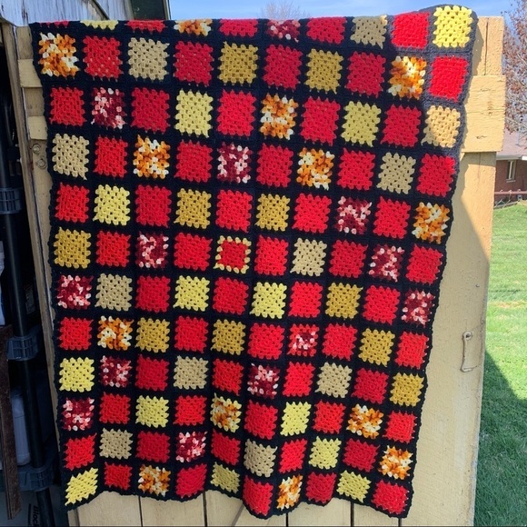 Vintage Crochet Afghan Blanket Quilt Granny Square Cabin Vibes - Picture 2 of 7